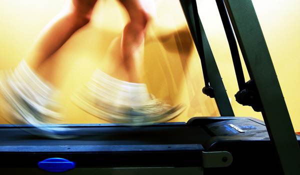 Correr na esteira. (SashaW/flickr) Correr na esteira. (SashaW/flickr)