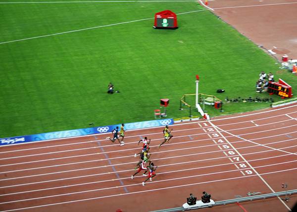 Final dos 100 metros rasos, Olimpíada de Pequim/2008. Recorde mundial de Usain Bolt. (PhotoBobil/flickr) Final dos 100 metros rasos, Olimpíada de Pequim/2008. Recorde mundial de Usain Bolt.