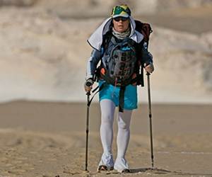 Monica Otero e os 250 Km no Deserto do Saara. (Wouter Kingma/divulgação)